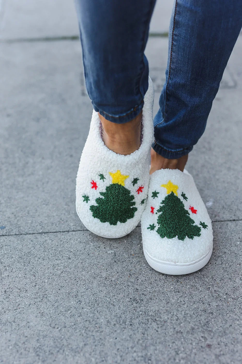 Christmas Tree Print Fleece Slippers - Coeur de la Mode