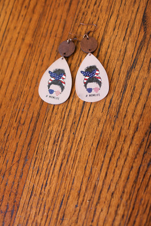 USA Flag "#MOMLIFE" Wooden Dangle Earrings - Coeur de la Mode
