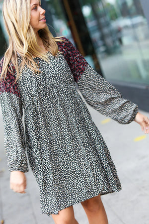 Black Ditzy Floral Bubble Sleeve Keyhole Woven Dress - Coeur de la Mode