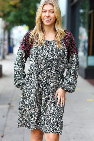 Black Ditzy Floral Bubble Sleeve Keyhole Woven Dress - Coeur de la Mode