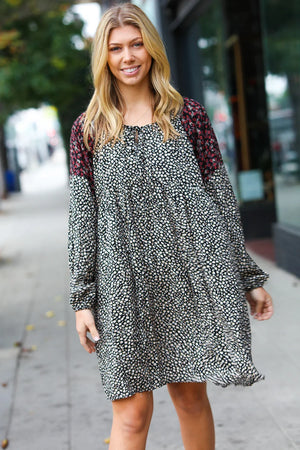 Black Ditzy Floral Bubble Sleeve Keyhole Woven Dress - Coeur de la Mode