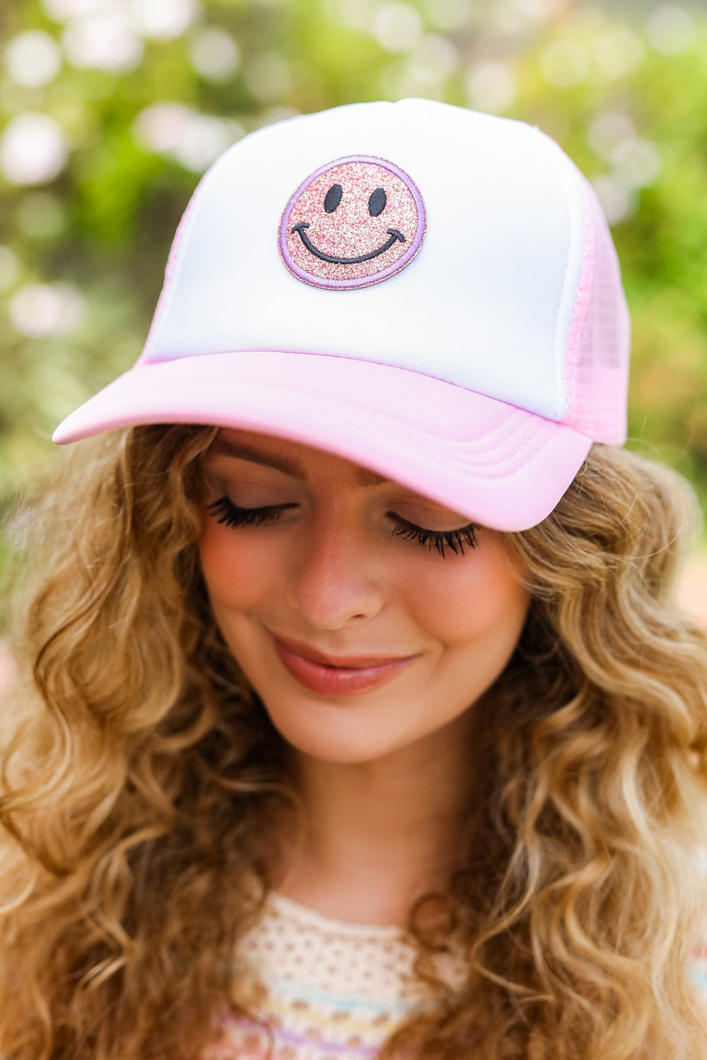 Baby Pink Glitter Smiley Face Mesh Trucker Hat - Coeur de la Mode