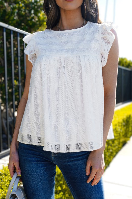 Feminine ruffled trim adds a playful touch to this tank topDelicate lace detail enhances the overall charm of this flowy topThe comfortable and relaxed fit of this tCoeur de la Mode