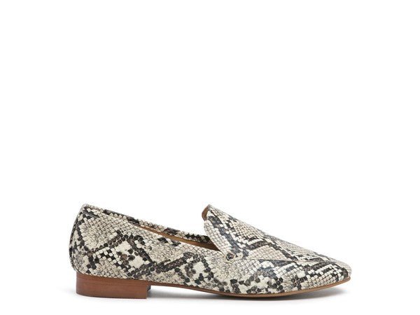 JULIA LEATHER POINTED LOAFERS - Coeur de la Mode