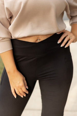 The Liz - Crossover Bootcut Leggings with Pockets - Coeur de la Mode